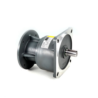 Rasio Pengurangan 1: 5 IP54 AC Gear Motor Gearbox Peredam Kecepatan Waktu Umur Panjang