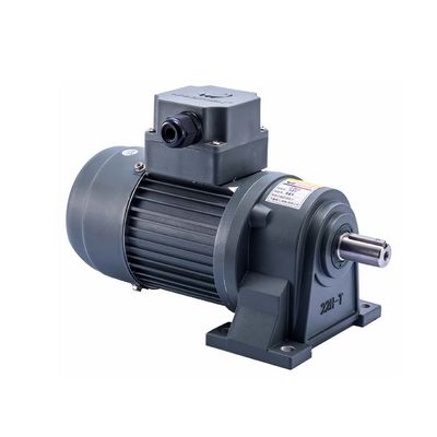 Rasio Pengurangan 1:30 44Nm Helical Gear Reducer Output Poros Padat